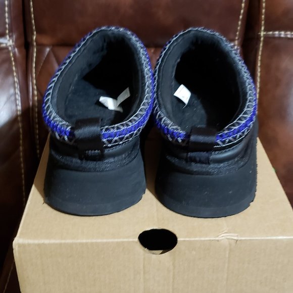 Black Leather Uggs, Platform - Picture 4 of 10